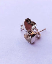 Load image into Gallery viewer, Heart Earrings
