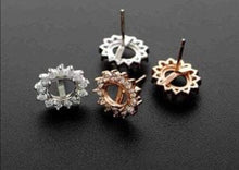 Load image into Gallery viewer, 5x7 Oval Earrings
